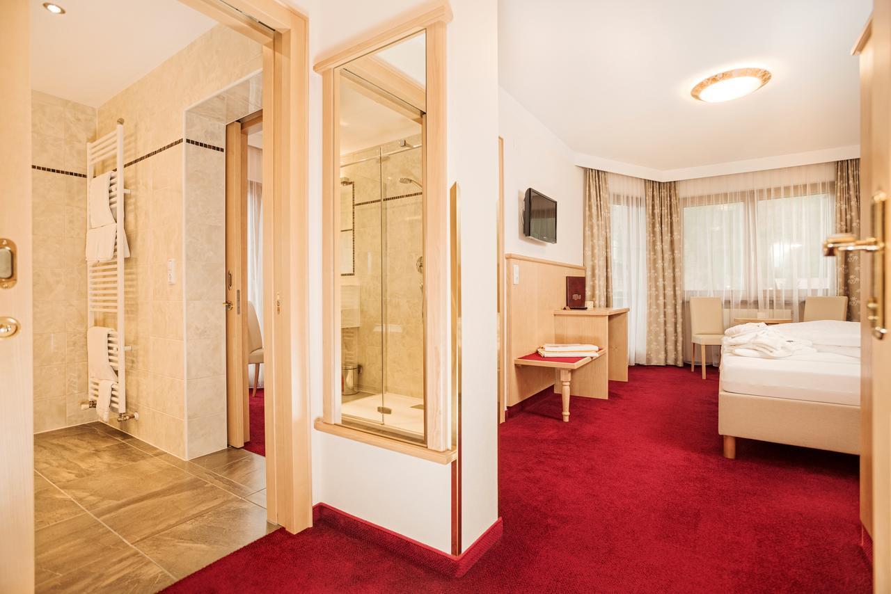 Hotel Alpenhof Kristall Mayrhofen Esterno foto